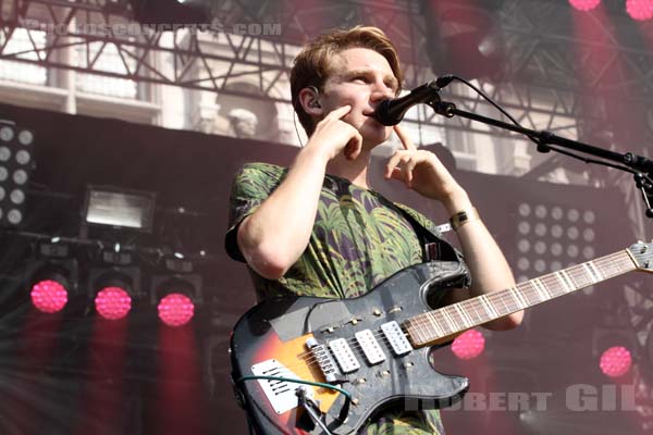 GLASS ANIMALS - 2014-07-18 - PARIS - Parvis de l'Hotel de Ville - David Algernon Bayley